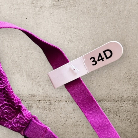 MaidenForm NEW Woman’s Fuchsia Push up bra. - Picture 2 of 4